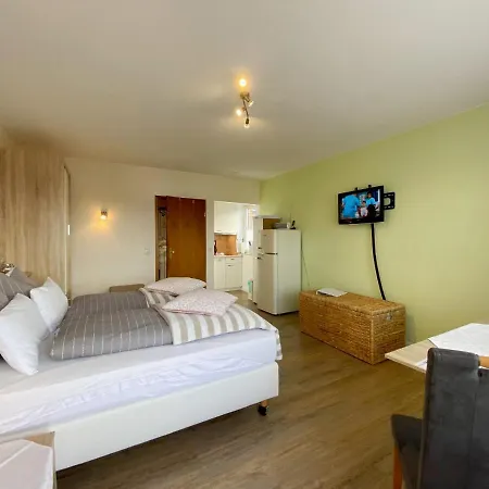 Haus Laura 3 דירה בוסום